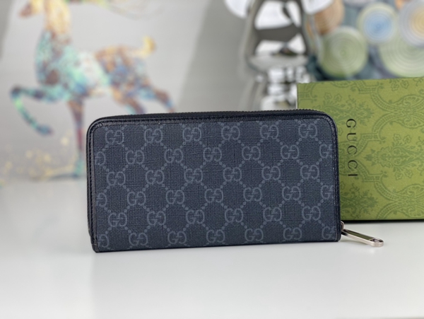 グッチ財布コピー背面デザイン